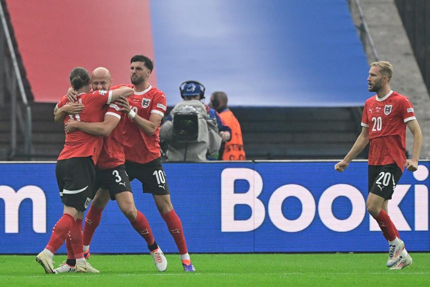 TRỰC TIẾP bóng đá VTV5 VTV6, Ba Lan vs Áo: Phủ đầu choáng váng - Ảnh 8. TRỰC TIẾP bóng đá VTV5 VTV6, Ba Lan vs Áo: Phủ đầu choáng váng - Ảnh 8.