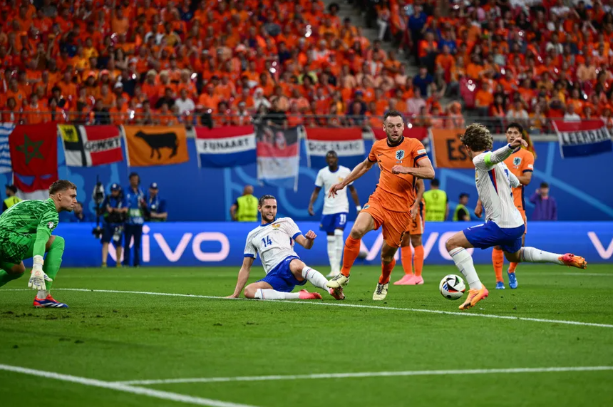 Vắng Mbappe, ĐT Pháp hóa 'tầm thường' vì sự vô duyên không tưởng của Griezmann - Ảnh 2. Vắng Mbappe, ĐT Pháp hóa 'tầm thường' vì sự vô duyên không tưởng của Griezmann - Ảnh 2.