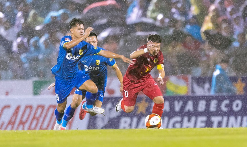 V-League "nóng" với nhiều tranh cãi về danh hiệu - Ảnh 1.