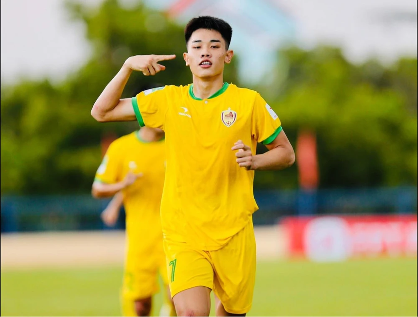 Đình Bắc đang chấn thương bất ngờ có tên dự HPL cùng đội phủi xứ Nghệ - Ảnh 1.