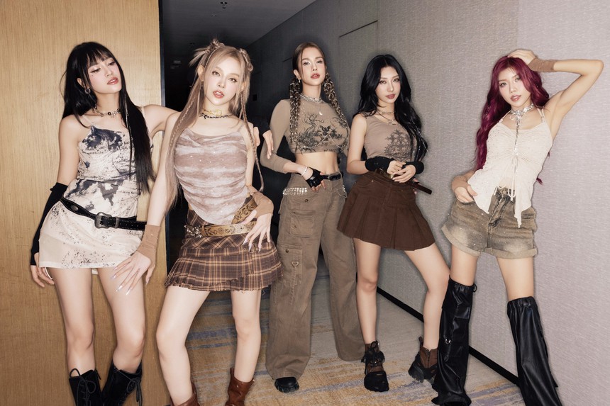 LUNAS bùng nổ trên sân khấu "Đạp gió 2024" dù gặp sự cố trang phục - Ảnh 2.