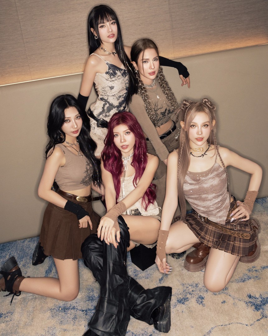 LUNAS bùng nổ trên sân khấu "Đạp gió 2024" dù gặp sự cố trang phục - Ảnh 3.