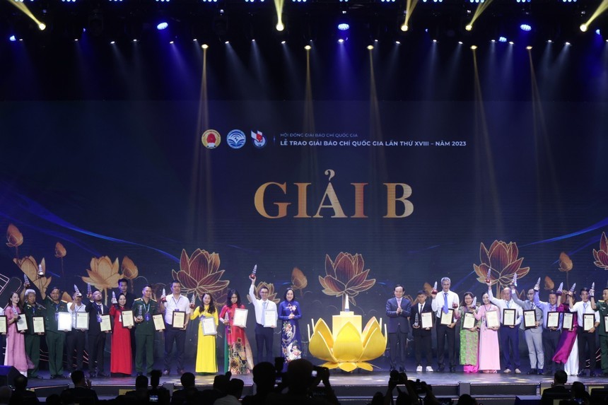 Giải Báo chí quốc gia lần thứ XVIII - năm 2023: Tôn vinh những nhà báo dấn thân, cống hiến hết mình với nghề - Ảnh 4.
