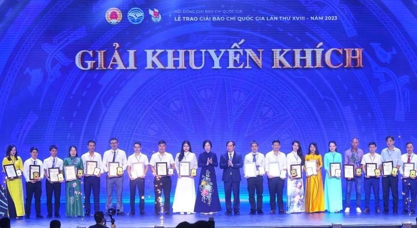 Giải Báo chí quốc gia lần thứ XVIII - năm 2023: Tôn vinh những nhà báo dấn thân, cống hiến hết mình với nghề - Ảnh 6.