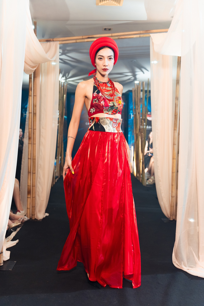 Lã Thanh Huyền, Maya diễn BST lấy cảm hứng từ tín ngưỡng thờ Mẫu của NTK Cao Minh Tiến - Ảnh 11.