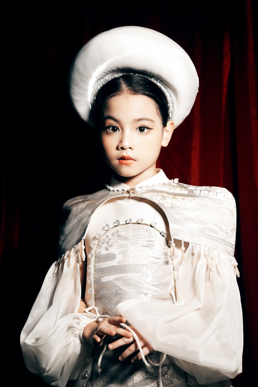 Diễn viên nhí phim "giờ vàng" Hoàng Diệp – Gia Nghĩa tự tin trên sàn diễn thời trang - Ảnh 4.