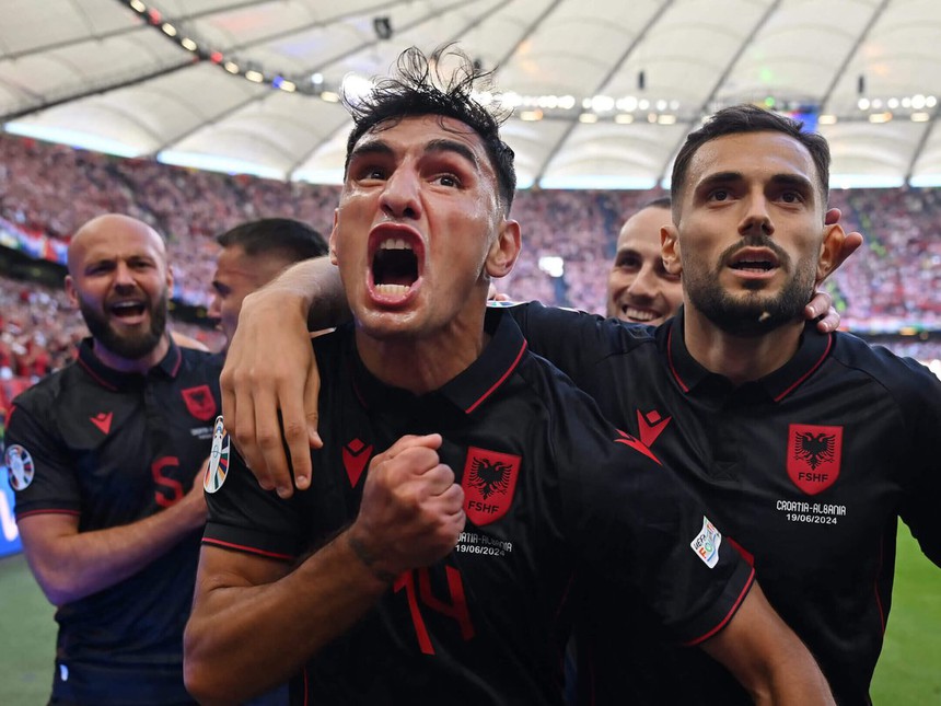 Bảng B - 02h00 ngày 25/6, sân Merkur Spiel, Albania - Tây Ban Nha: Nghệ thuật của sự cảnh giác - Ảnh 1. Bảng B - 02h00 ngày 25/6, sân Merkur Spiel, Albania - Tây Ban Nha: Nghệ thuật của sự cảnh giác - Ảnh 1.