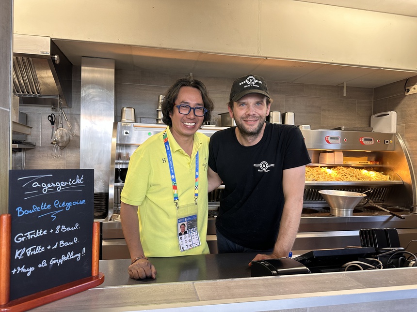 EURO Trên từng cây số: “Lạc trôi” giữa những đường biên - Ảnh 2.