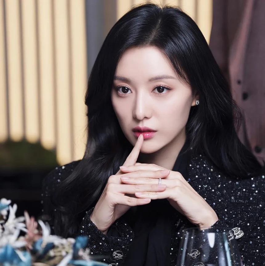 Kim Ji Won khiến netize sửng sốt với kỹ năng ca hát và vũ đạo không ngờ - Ảnh 1.