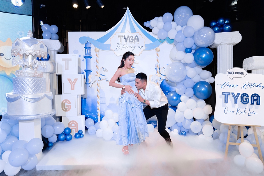 Phương Trinh Jolie mở tiệc thôi nôi con trai lại công bố có tin vui lần 3 - Ảnh 1.