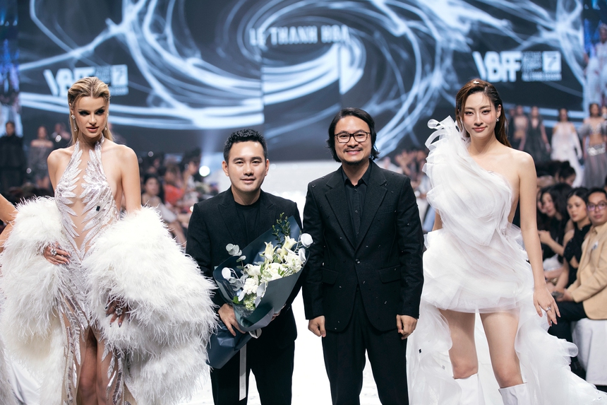 Vietnam Beauty Fashion Fest 7: Đỗ Hà, Lương Thuỳ Linh "đọ sắc" cùng dàn hậu quốc tế - Ảnh 13.