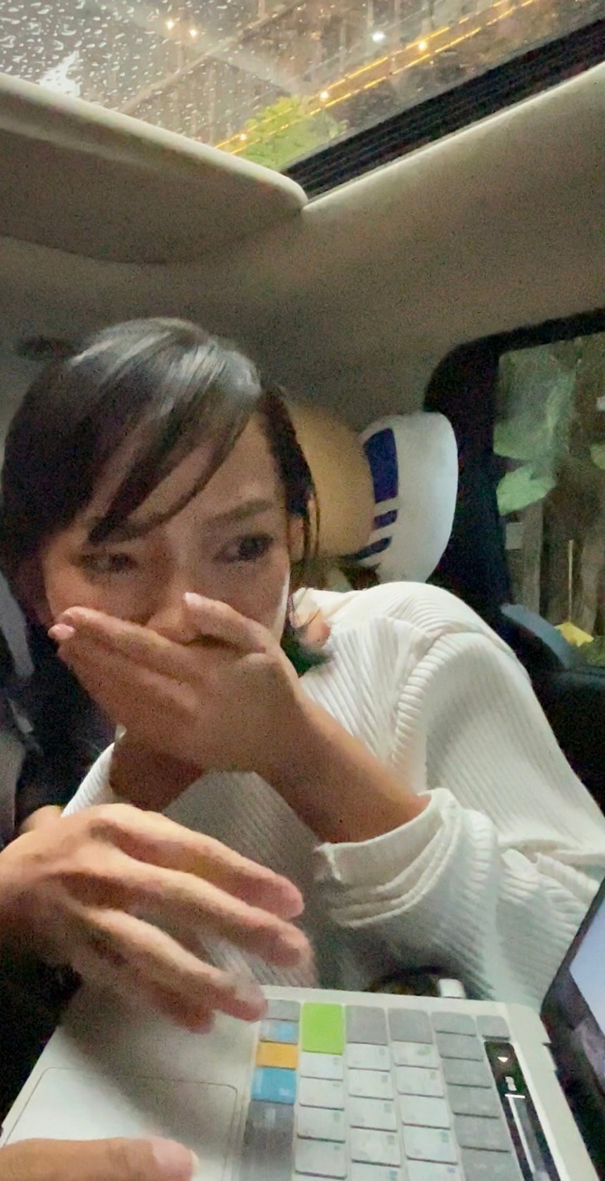 Châu Bùi bàng hoàng khi xem lại hình ảnh mình bị quay lén - Ảnh 1.