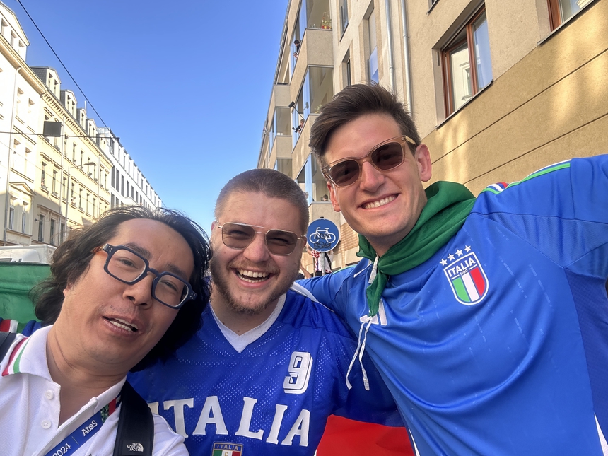 EURO trên từng cây số: Như một trò đùa của số phận - Ảnh 4. EURO trên từng cây số: Như một trò đùa của số phận - Ảnh 4.