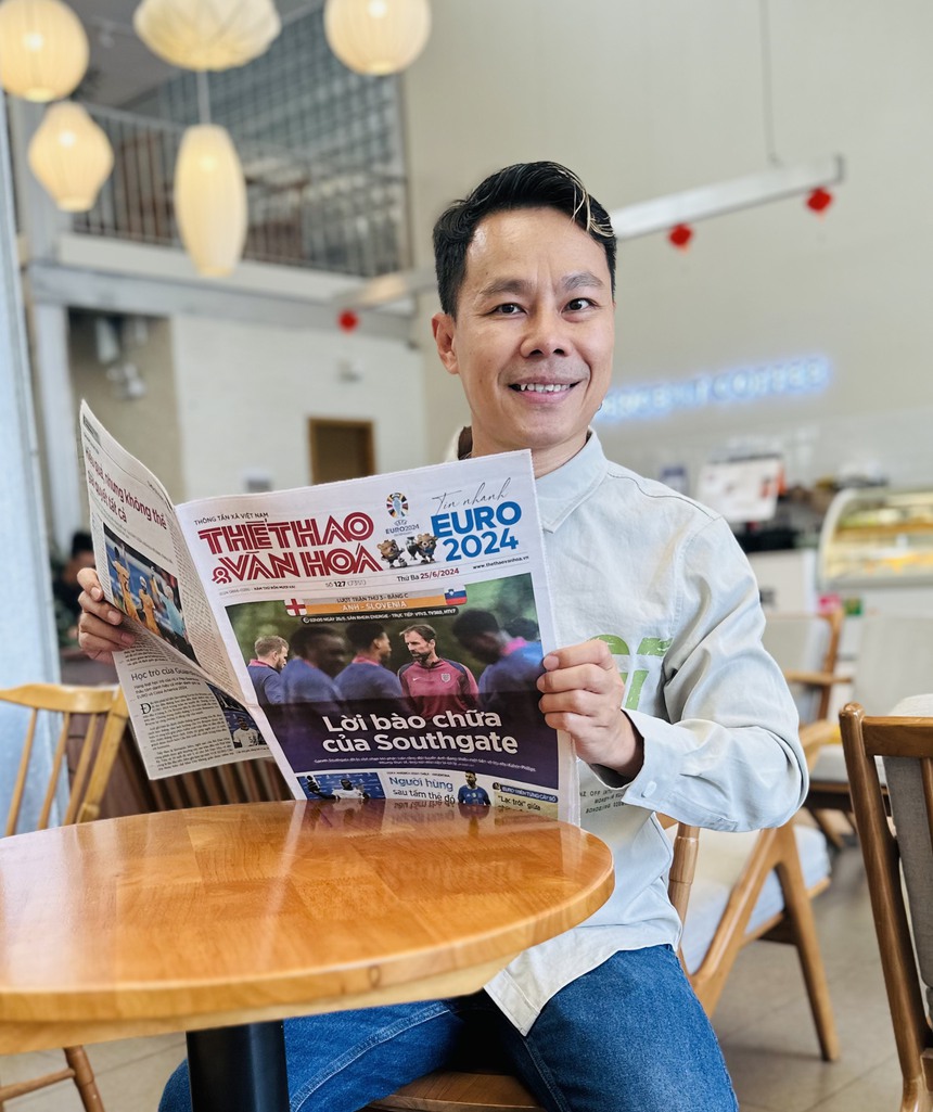 Nghệ sĩ với EURO - Nhà báo Trung Nghĩa: "5 lần tác nghiệp EURO là cả thanh xuân của tôi" - Ảnh 4. Nghệ sĩ với EURO - Nhà báo Trung Nghĩa: "5 lần tác nghiệp EURO là cả thanh xuân của tôi" - Ảnh 4.
