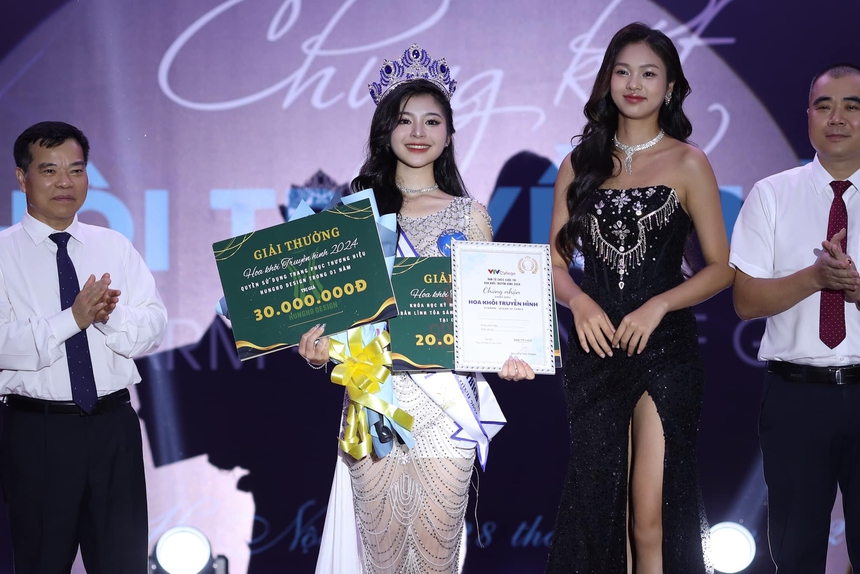 Cả ê-kip 'Mình yêu nhau, bình yên thôi' hội ngộ, nhan sắc 2 mẹ con 'chị Thoa osin' gây chú ý - Ảnh 5.