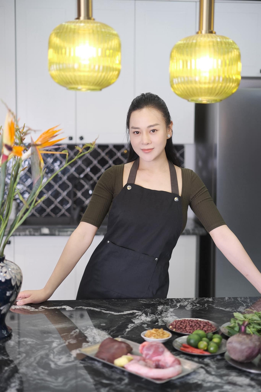 Phương Oanh trở lại làm việc: Người khen dáng đẹp, người can ngăn vì 1 điều - Ảnh 2.