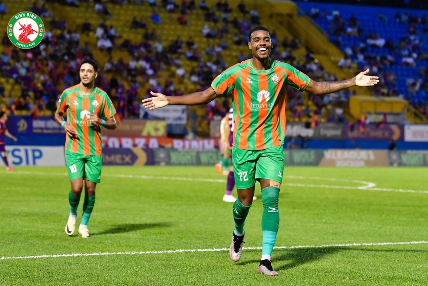 "Sát thủ" lại tỏa sáng, Bình Định khiến Hà Nội FC mất vui - Ảnh 2.