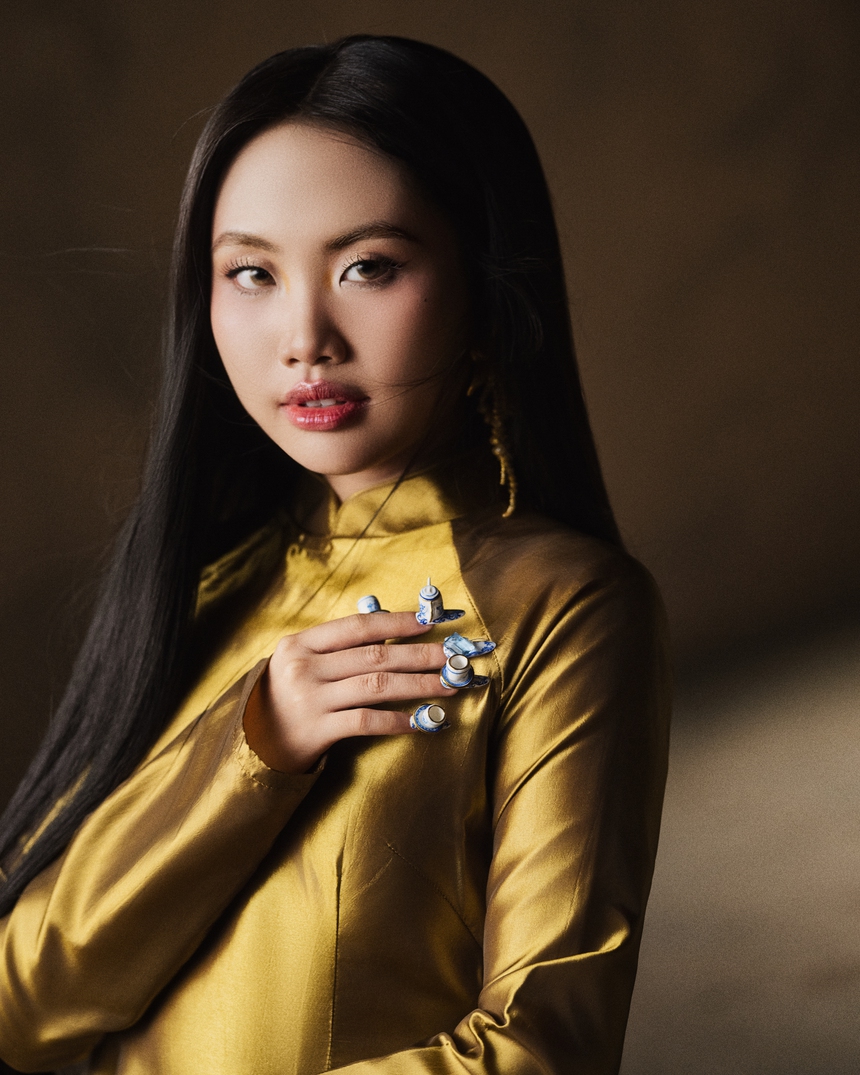 Phương Mỹ Chi múa chén trong MV "Gối Gấm" - Ảnh 3.