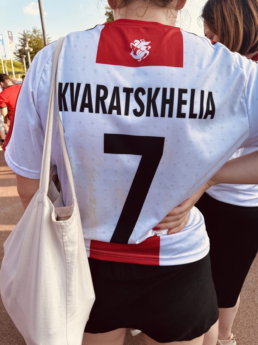 EURO Trên từng cây số: Sân ga Kvaratskhelia - Ảnh 3.