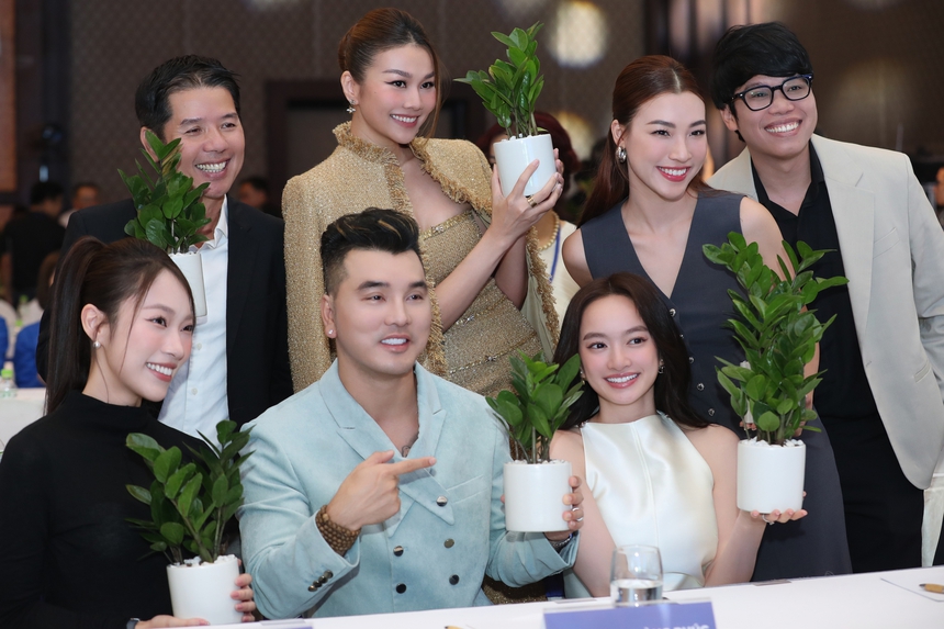 Thanh Hằng hội ngộ Ưng Hoàng Phúc, Kaity Nguyễn ở Hà Nội - Ảnh 3. Thanh Hằng hội ngộ Ưng Hoàng Phúc, Kaity Nguyễn ở Hà Nội - Ảnh 3.