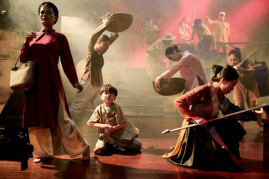 Khi "Bỉ vỏ" bước vào nhạc kịch - Ảnh 2. Khi "Bỉ vỏ" bước vào nhạc kịch - Ảnh 2.