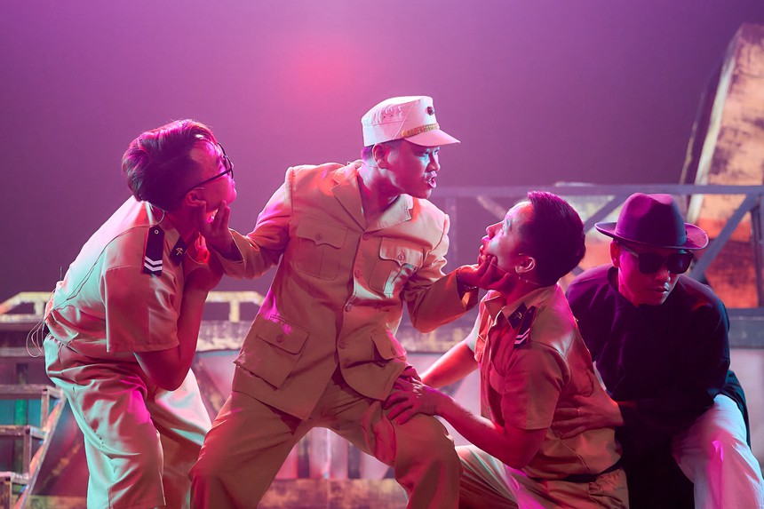 Khi "Bỉ vỏ" bước vào nhạc kịch - Ảnh 3. Khi "Bỉ vỏ" bước vào nhạc kịch - Ảnh 3.