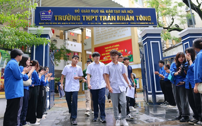 Thi tốt nghiệp THPT 2024: Đề thi Ngữ Văn bám sát thực tiễn, không có câu hỏi đánh đố - Ảnh 1.