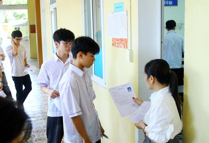 Đề thi Ngữ văn Thi tốt nghiệp THPT 2024 - Ảnh 2.