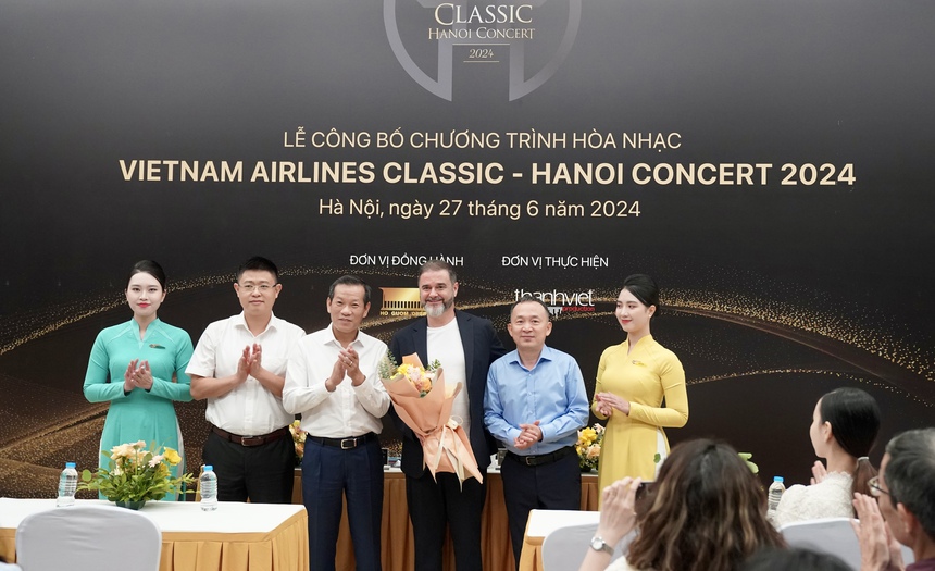 Những vũ công đỉnh cao của nhà hát Bolshoi sắp đến Việt Nam - Ảnh 1.