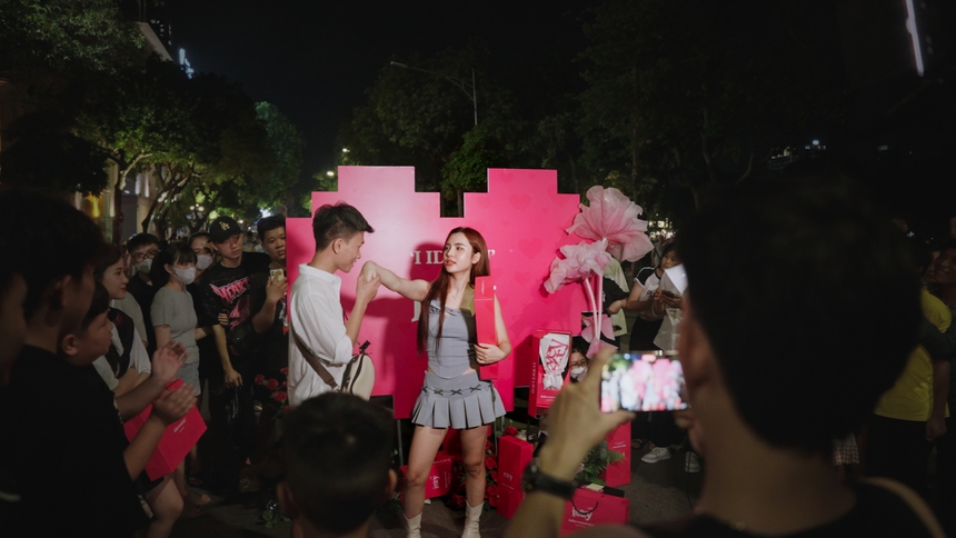 Brand thời trang IDEVERRAY tạo ra xu hướng tỏ tình mới “I ID YOU” cho giới trẻ - Ảnh 6. Brand thời trang IDEVERRAY tạo ra xu hướng tỏ tình mới “I ID YOU” cho giới trẻ - Ảnh 6.