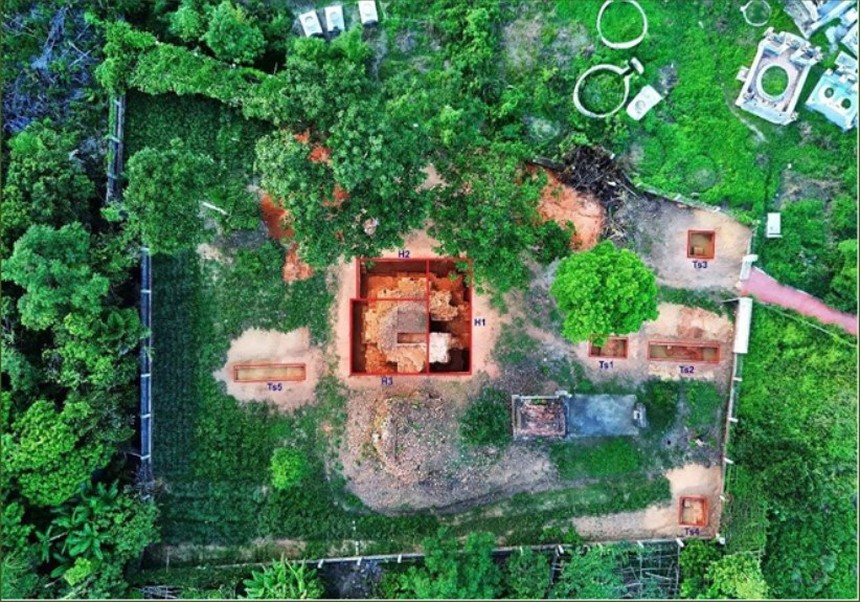 Nhiều phát hiện quan trọng khi khai quật di tích quốc gia Tháp đôi Liễu Cốc - Ảnh 1. Nhiều phát hiện quan trọng khi khai quật di tích quốc gia Tháp đôi Liễu Cốc - Ảnh 1.