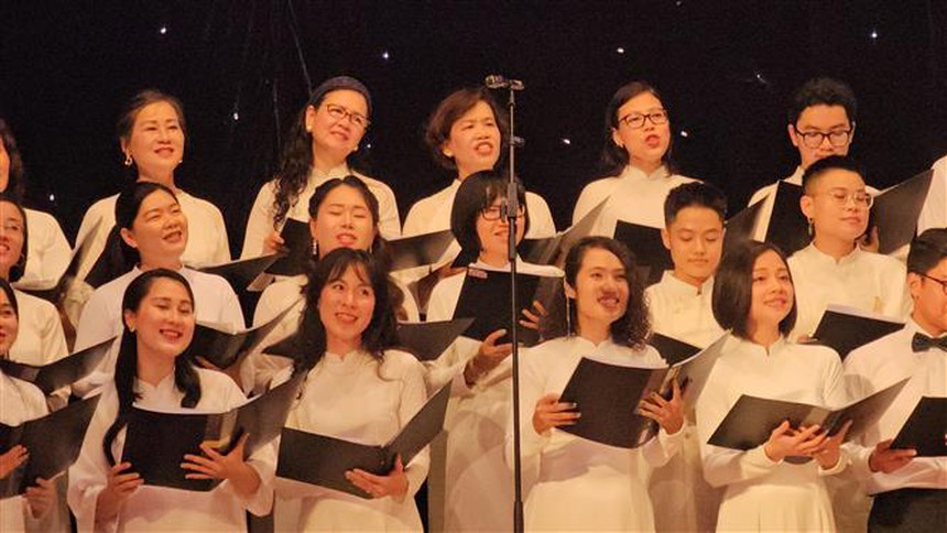 Hành trình hòa nhạc "Việt Nam thương mến" đến với thanh thiếu niên có hoàn cảnh khó khăn - Ảnh 2.