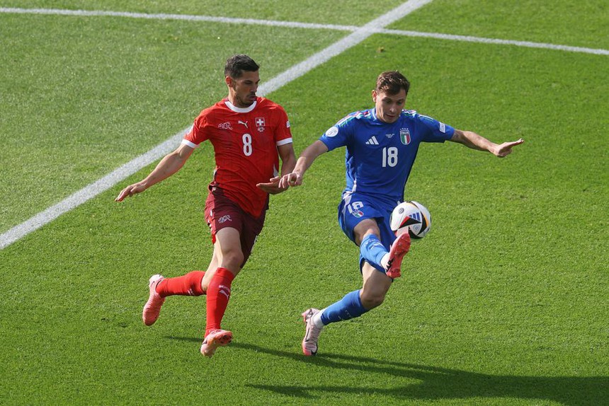 TRỰC TIẾP bóng đá VTV5 VTV6 Thụy Sĩ vs Ý: Siêu phẩm chôn vùi người Ý (Hết giờ) - Ảnh 17.