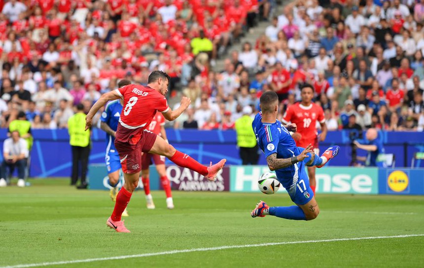 TRỰC TIẾP bóng đá VTV5 VTV6 Thụy Sĩ vs Ý: Siêu phẩm chôn vùi người Ý (Hết giờ) - Ảnh 9.