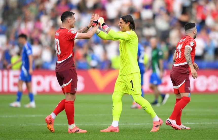 ĐT Ý trở thành cựu vương sau thất bại bạc nhược trước Thụy Sĩ - Ảnh 2.