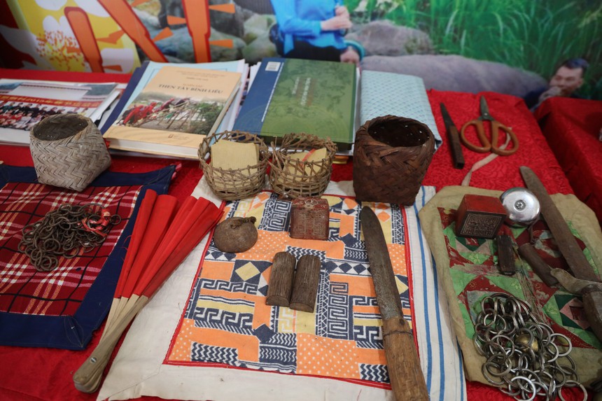 Quảng Ninh bảo tồn và phát huy di sản diễn xướng Then - Ảnh 4.