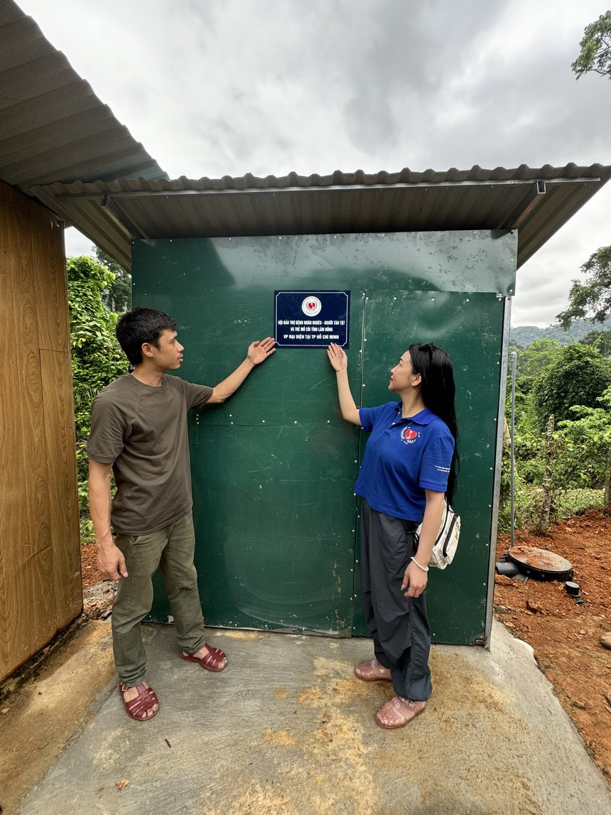 Trao 100 suất quà cho học sinh và người dân xã Tân Trạch, huyện Quảng Bình - Ảnh 5. Trao 100 suất quà cho học sinh và người dân xã Tân Trạch, huyện Quảng Bình - Ảnh 5.