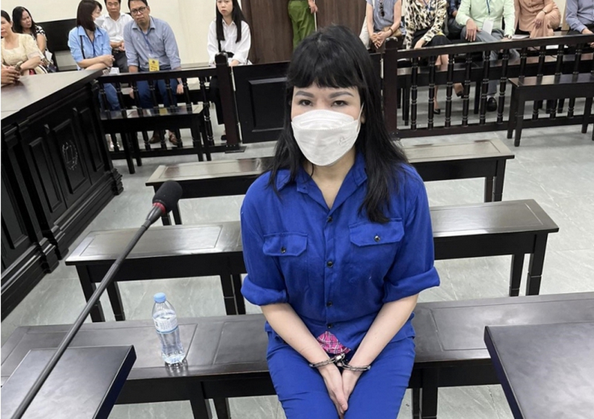 Xét xử sơ thẩm cựu Phó Giám đốc chi nhánh ngân hàng lừa gửi tiền, chiếm đoạt hơn 2.700 tỷ đồng - Ảnh 1.