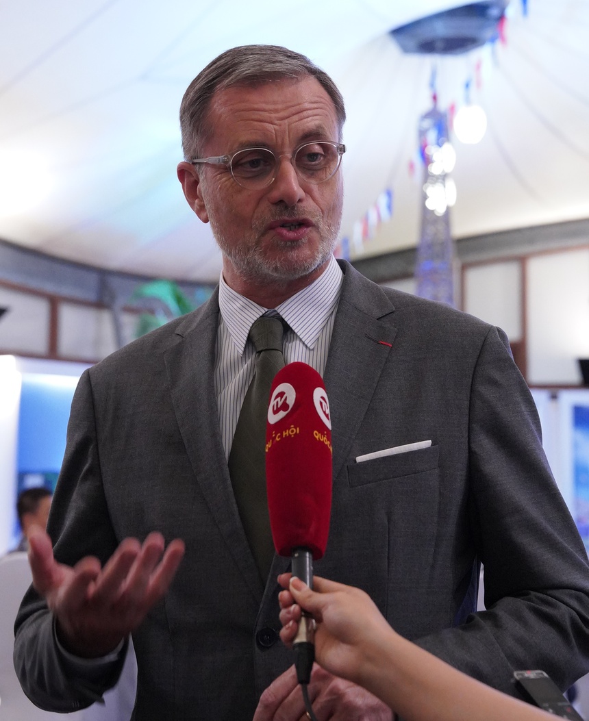 Đại sứ Pháp Olivier Brochet: 'Di sản kiến trúc Hà Nội rất hiếm có trên thế giới' - Ảnh 1.