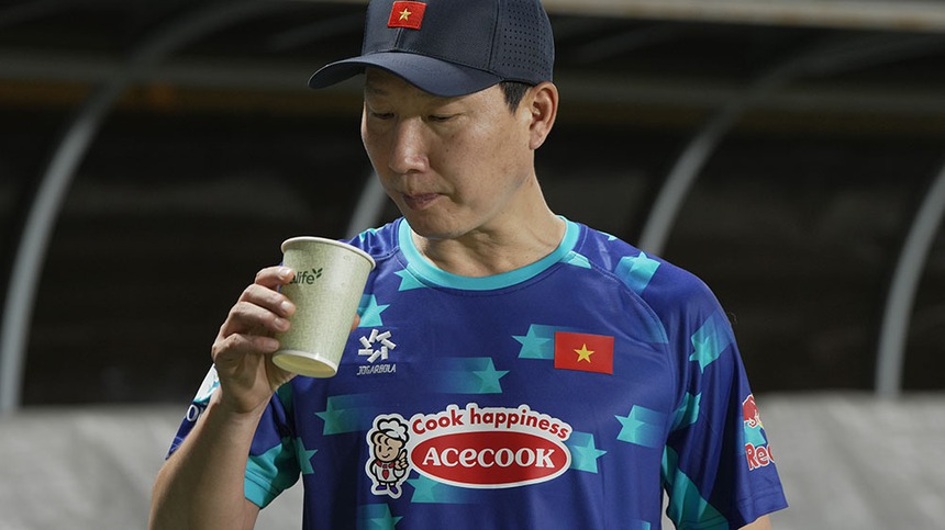 Đội tuyển Việt Nam: Từ Troussier đến Kim Sang Sik - Ảnh 2. Đội tuyển Việt Nam: Từ Troussier đến Kim Sang Sik - Ảnh 2.