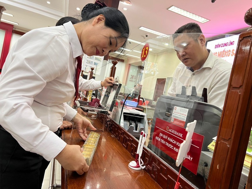 Giá vàng hôm nay: Chênh lệch giá vàng trong nước và thế giới về mức hợp lý - Ảnh 1. Giá vàng hôm nay: Chênh lệch giá vàng trong nước và thế giới về mức hợp lý - Ảnh 1.