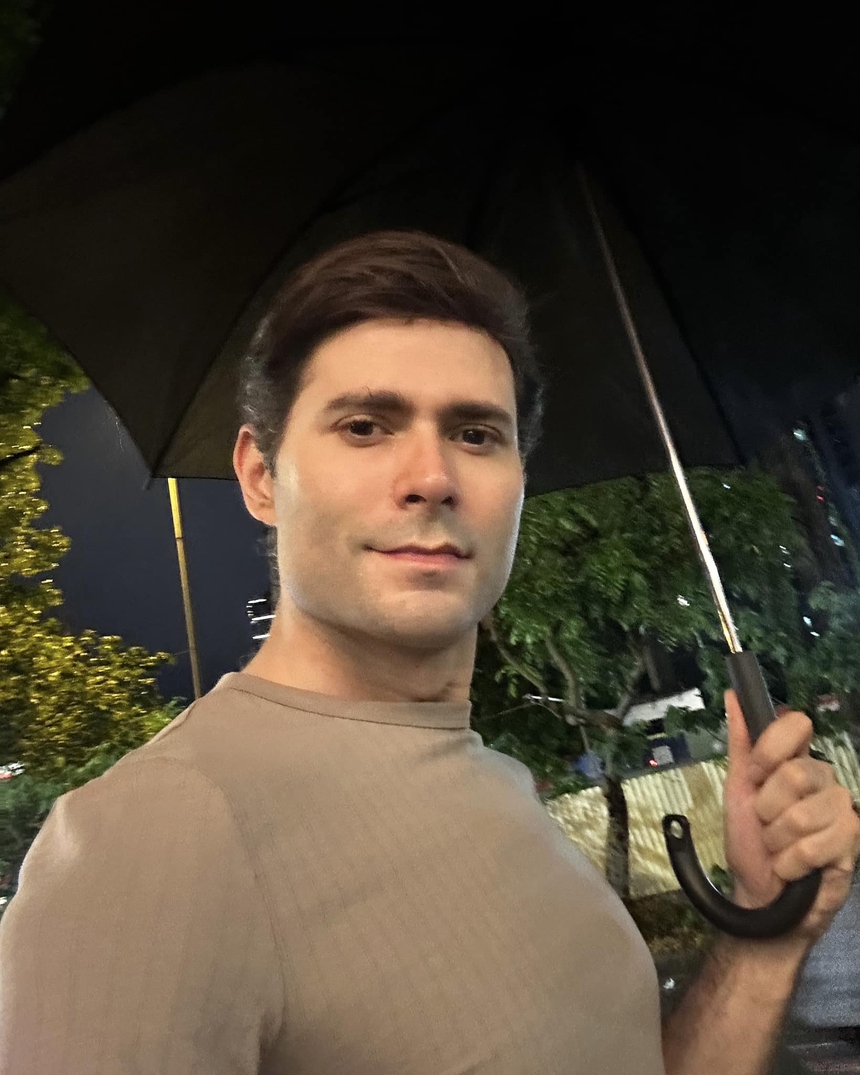 Chân dung nam diễn viên ngoại quốc điển trai gây 'sốt' trong 'Trạm cứu hộ trái tim' - Ảnh 6.