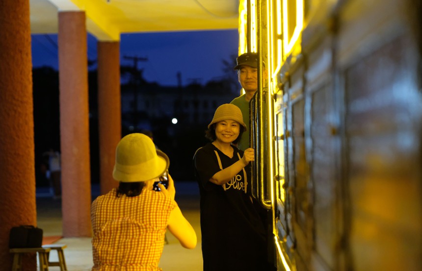 Du lịch Việt Nam: Ra mắt sản phẩm du lịch 'Đà Lạt đêm say' trên tuyến đường sắt cổ - Ảnh 5.