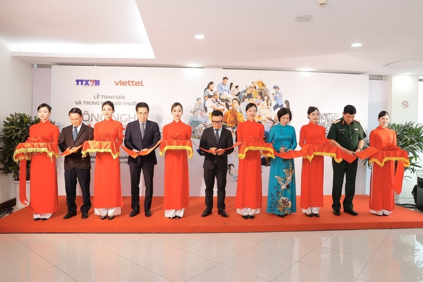 Lễ trao giải và trưng bày Giải thưởng 'Công nghệ từ trái tim' - Ảnh 3. Lễ trao giải và trưng bày Giải thưởng 'Công nghệ từ trái tim' - Ảnh 3.