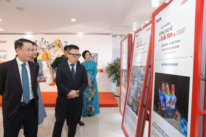 Lễ trao giải và trưng bày Giải thưởng 'Công nghệ từ trái tim' - Ảnh 4. Lễ trao giải và trưng bày Giải thưởng 'Công nghệ từ trái tim' - Ảnh 4.