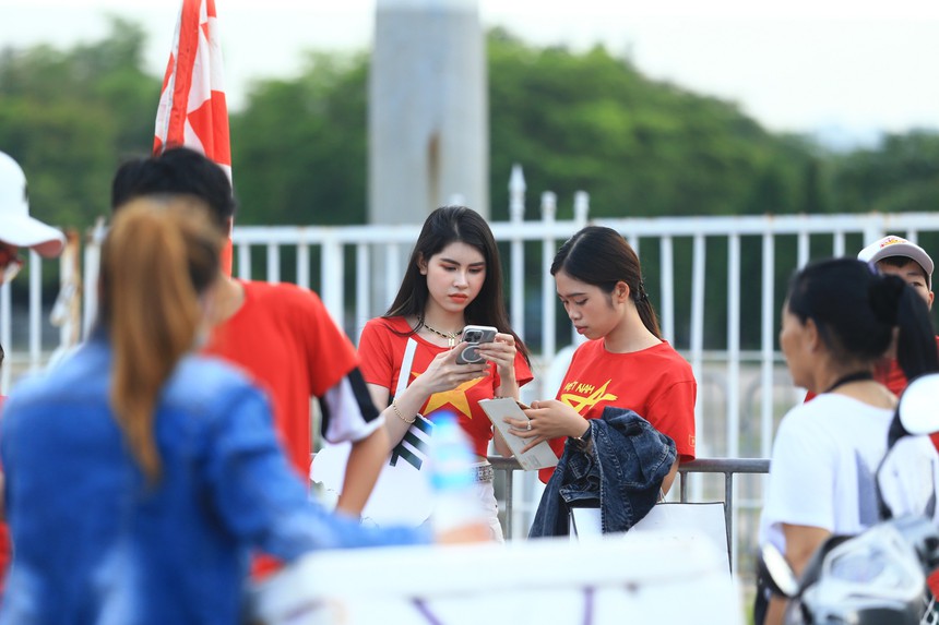 Xem trực tiếp bóng đá Việt Nam vs Philippines: Văn Lâm bắt chính, Hoàng Đức sát cánh cùng Quang Hải - Ảnh 6.