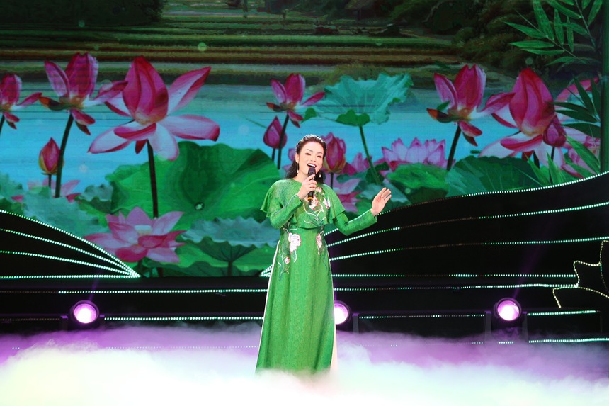 Dấu ấn chương trình nghệ thuật "Việt Nam - Khát vọng vươn xa" - Ảnh 2.