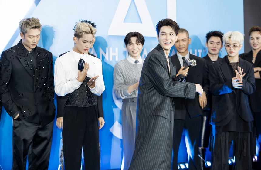 Anh Tú Atus muốn tìm ra khuyết điểm ở Anh Trai “Say Hi” - Ảnh 3. Anh Tú Atus muốn tìm ra khuyết điểm ở Anh Trai “Say Hi” - Ảnh 3.