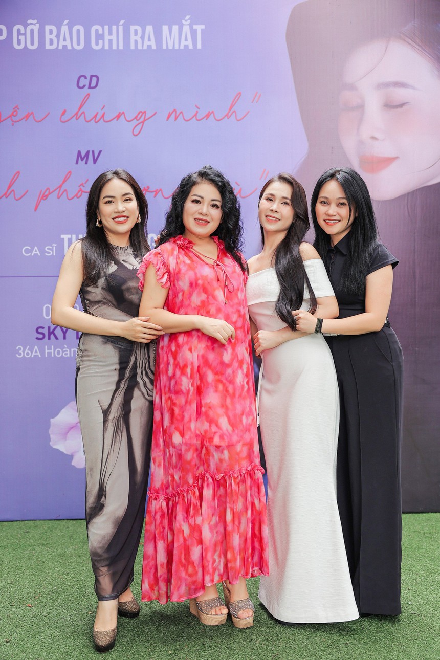 Ca sĩ Thu Hường ra mắt dự án âm nhạc "Chuyện chúng mình" - Ảnh 3.