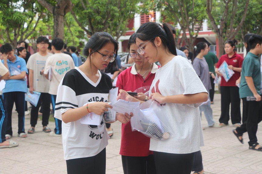 Kỳ thi tuyển sinh lớp 10: Đề thi vừa sức nhưng vẫn đảm bảo tính phân hóa - Ảnh 1.